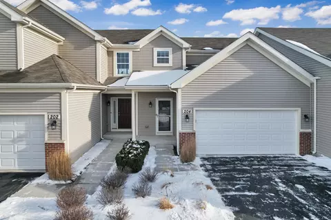 204 Dorset Ave, Oswego, IL 60543