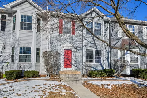 1238 Alexandria Ct, Geneva, IL 60134