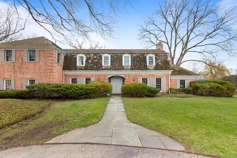 207 N Green Bay Rd, Lake Forest, IL 60045