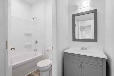 Bath - 1812 10th Ave, Silvis, IL 61282 photo 4 of 4