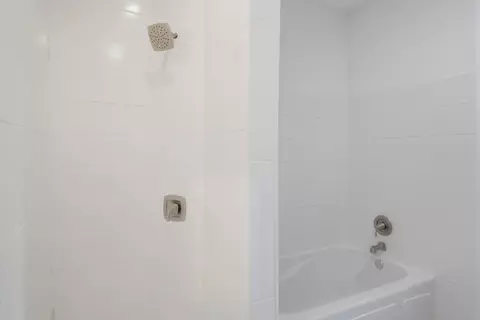 Bath - 1812 10th Ave, Silvis, IL 61282 photo 3 of 4