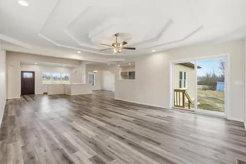 Living - 1812 10th Ave, Silvis, IL 61282 photo 2 of 5