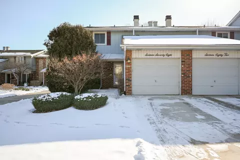 1678 Groton Ct #1678, Wheaton, IL 60189