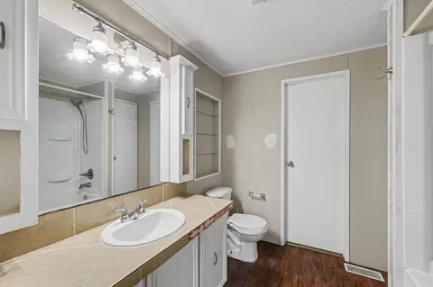 Bath - 14 Cherry Ct, Ogden, IL 61859 photo 1 of 3