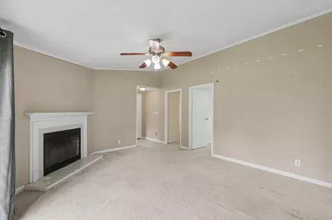 Living - 14 Cherry Ct, Ogden, IL 61859 photo 6 of 9