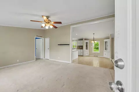 Living - 14 Cherry Ct, Ogden, IL 61859 photo 1 of 9