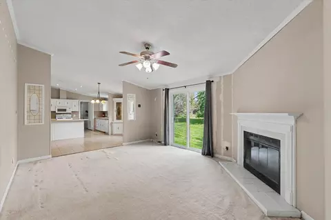 Living - 14 Cherry Ct, Ogden, IL 61859 photo 5 of 9