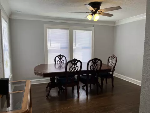 Dining - 28 E 157th St, Harvey, IL 60426 photo 1 of 2