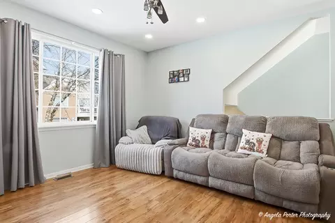Living - 2003 Concord Dr #2003, Mchenry, IL 60050 photo 2 of 2