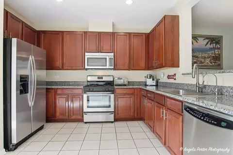Kitchen - 2003 Concord Dr #2003, Mchenry, IL 60050 photo 2 of 5