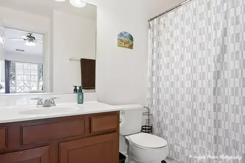 Bath - 2003 Concord Dr #2003, Mchenry, IL 60050 photo 3 of 3