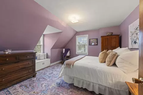 Bedroom - 909 S Wheaton Ave, Wheaton, IL 60189 photo 3 of 6