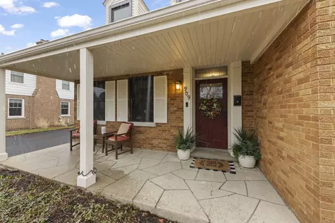 Exterior - 909 S Wheaton Ave, Wheaton, IL 60189 photo 2 of 5