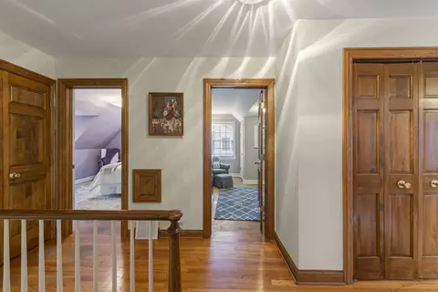 Entry Way - 909 S Wheaton Ave, Wheaton, IL 60189 photo 3 of 5