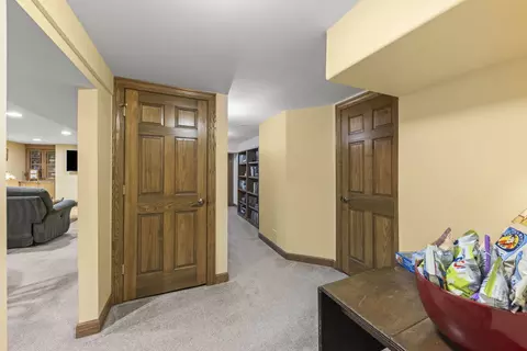 Entry Way - 909 S Wheaton Ave, Wheaton, IL 60189 photo 5 of 5