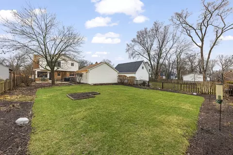 Exterior - 909 S Wheaton Ave, Wheaton, IL 60189 photo 5 of 5
