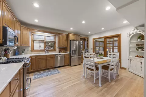 Kitchen - 909 S Wheaton Ave, Wheaton, IL 60189 photo 2 of 3