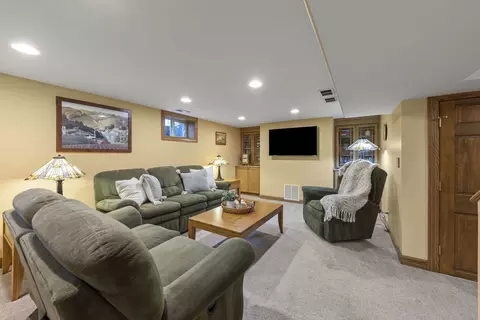 Living - 909 S Wheaton Ave, Wheaton, IL 60189 photo 4 of 4