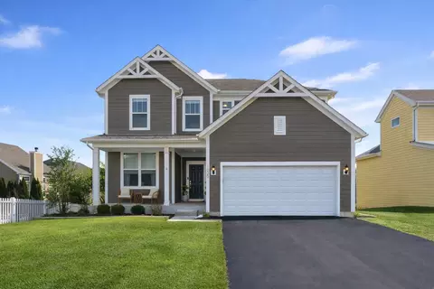 1229 Mariemont Rd, Sugar Grove, IL 60554