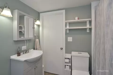 Bath - 408 Jackson St, East Dundee, IL 60118 photo 1 of 1