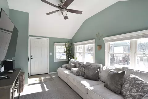 Living - 408 Jackson St, East Dundee, IL 60118 photo 3 of 3