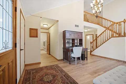 9 Spruce Ct, Bloomington, IL 61704 photo 5