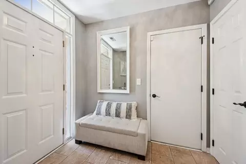 Entry Way - 301 Evergreen Ave, Mount Prospect, IL 60056 photo 1 of 7