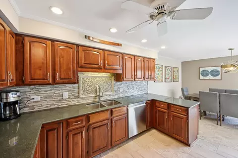 Kitchen - 301 Evergreen Ave, Mount Prospect, IL 60056 photo 3 of 3