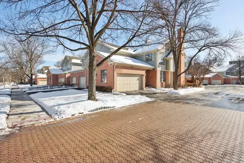 301 Evergreen Ave, Mount Prospect, IL 60056