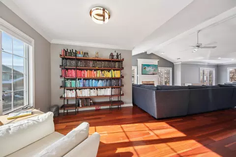 Living - 301 Evergreen Ave, Mount Prospect, IL 60056 photo 3 of 3