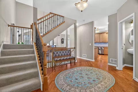 Entry Way - 1171 Kingsmill Dr, Algonquin, IL 60102 photo 2 of 4