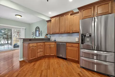 Kitchen - 1171 Kingsmill Dr, Algonquin, IL 60102 photo 1 of 5