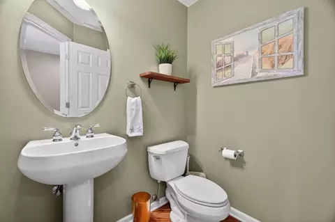 Bath - 1171 Kingsmill Dr, Algonquin, IL 60102 photo 1 of 4