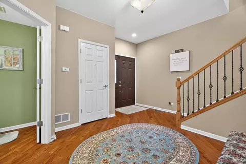 Entry Way - 1171 Kingsmill Dr, Algonquin, IL 60102 photo 1 of 4