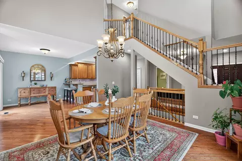 Dining - 1171 Kingsmill Dr, Algonquin, IL 60102 photo 2 of 4