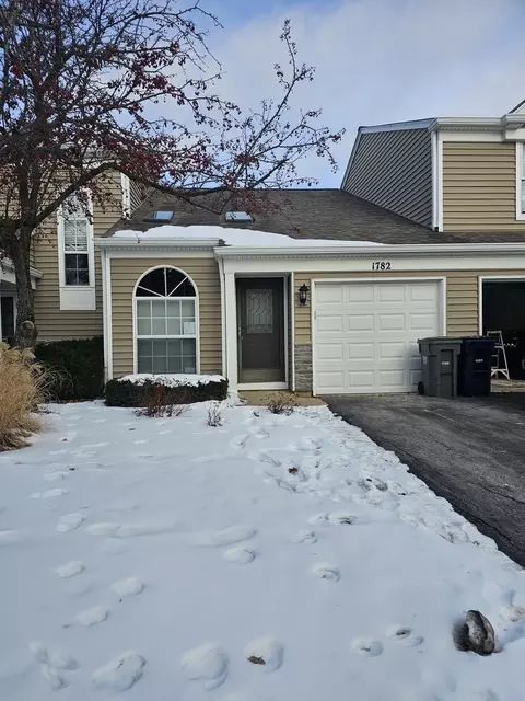 1782 Pebble Beach Cir, Elgin, IL 60123