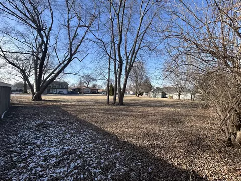 1205 12th St, Silvis, IL 61282 photo 4