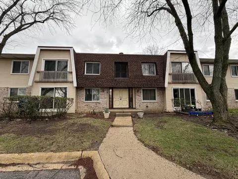 2920 Roberts Dr #8, Woodridge, IL 60517