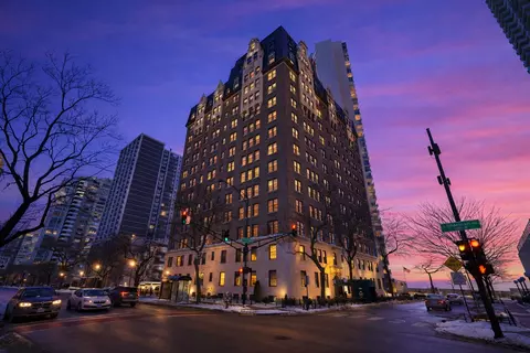 6101 N Sheridan Rd #12E, Chicago, IL 60660