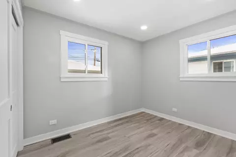 Bedroom - 475 E Merle Ln, Wheeling, IL 60090 photo 1 of 2