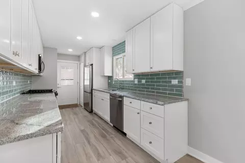 Kitchen - 475 E Merle Ln, Wheeling, IL 60090 photo 1 of 4