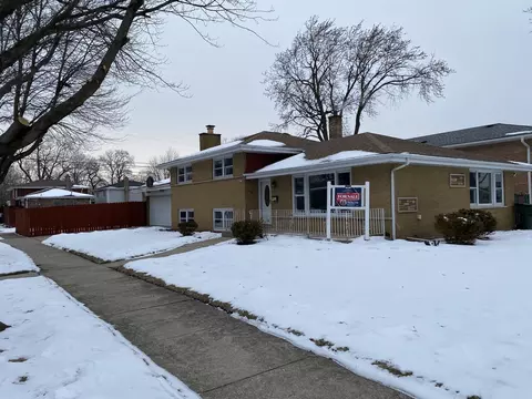 9558 S Sacramento Ave, Evergreen Park, IL 60805