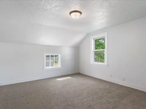 Bedroom - 1186 24th St, Moline, IL 61265 photo 7 of 8