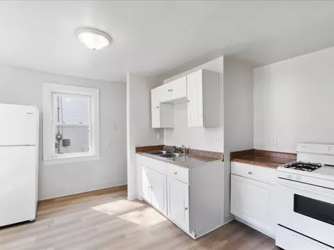 Kitchen - 1186 24th St, Moline, IL 61265 photo 2 of 3