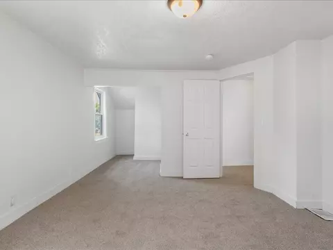 Bedroom - 1186 24th St, Moline, IL 61265 photo 6 of 8
