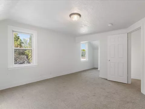 Bedroom - 1186 24th St, Moline, IL 61265 photo 8 of 8