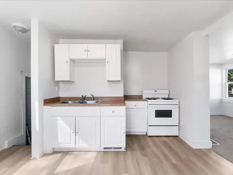 Kitchen - 1186 24th St, Moline, IL 61265 photo 1 of 3