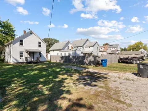 Exterior - 1186 24th St, Moline, IL 61265 photo 5 of 5