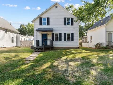 1186 24th St, Moline, IL 61265