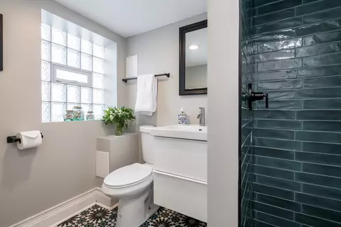 Bath - 2616 S 12th Ave, Broadview, IL 60155 photo 1 of 3
